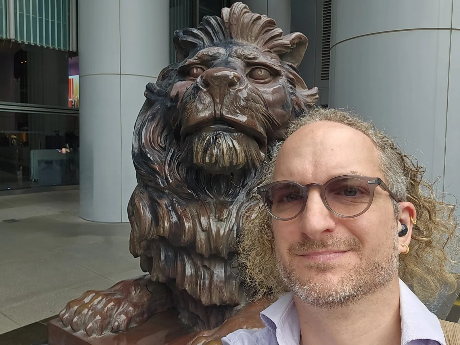 Daniele Forni, executive coach in front of HSBC